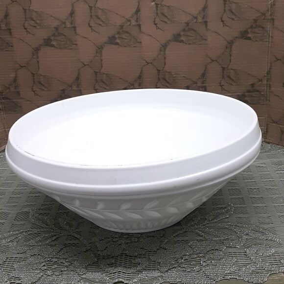 VINTAGE INDIANA GLASS White Milk Glass Laurel large Serving Bowl farmhouse MCM - Picture 1 of 6